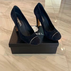 Chanel 16B Black pumps suede calfskin size 39